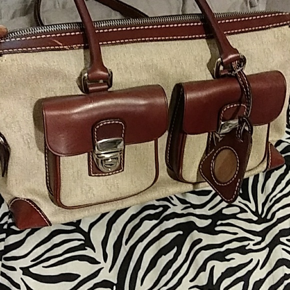 Dooney Handbag and matching wristlet - Picture 1 of 7
